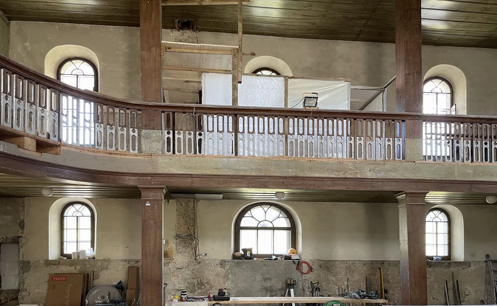 L’intérieur du temple en cours de restauration