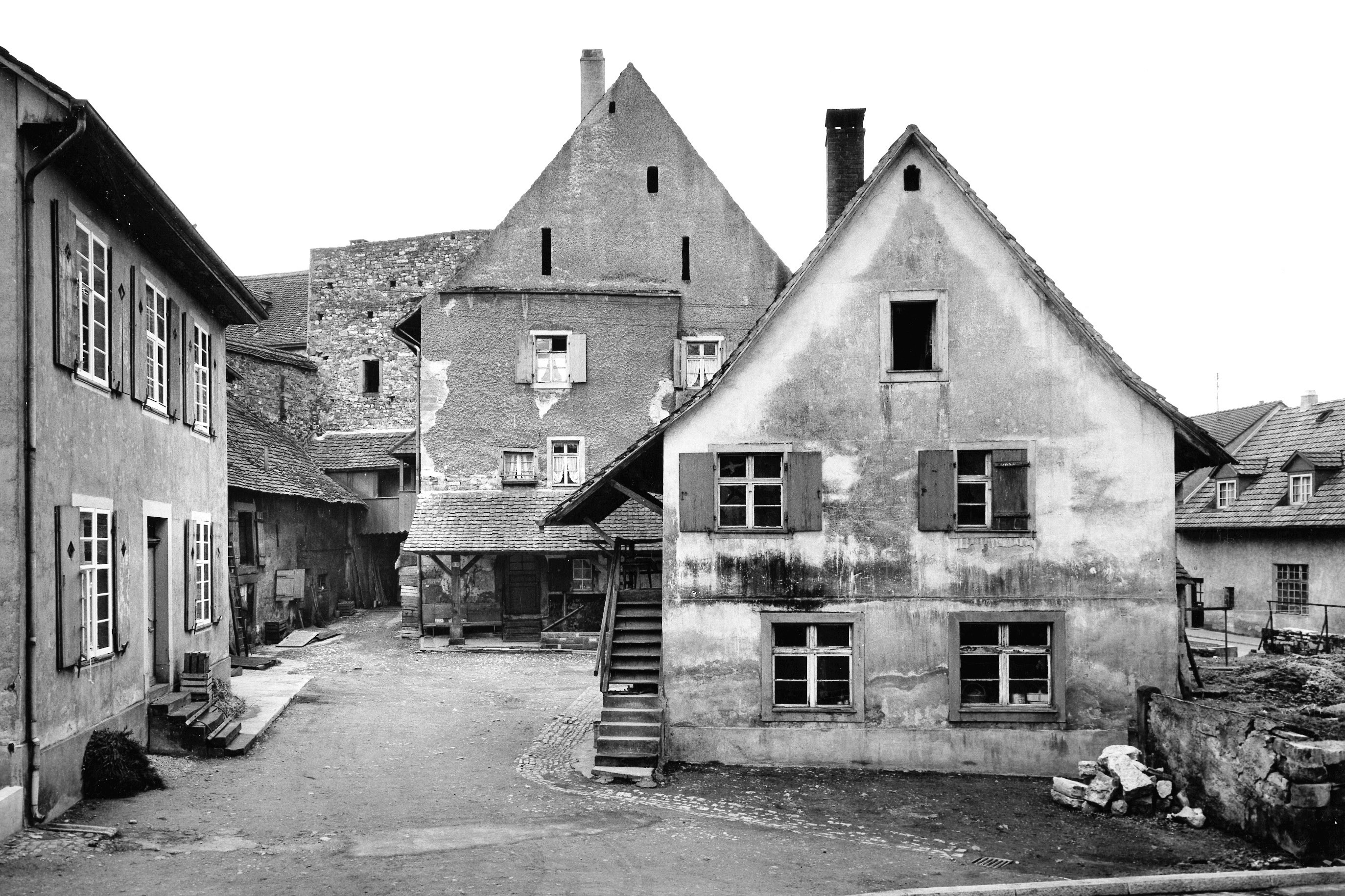 BS – Riehen. Dorfkirche, Kirchenburg und Meierhof
