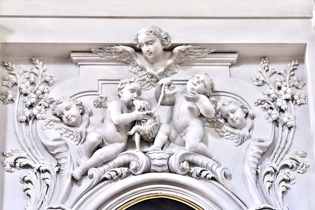 Mendrisio, chiesa di San Giovanni Battista, decorazione a stucco di Antonio Catenazzi, 1729 circa.