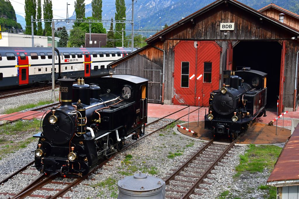 BDB Depot Lokomotiven 1068 und 208