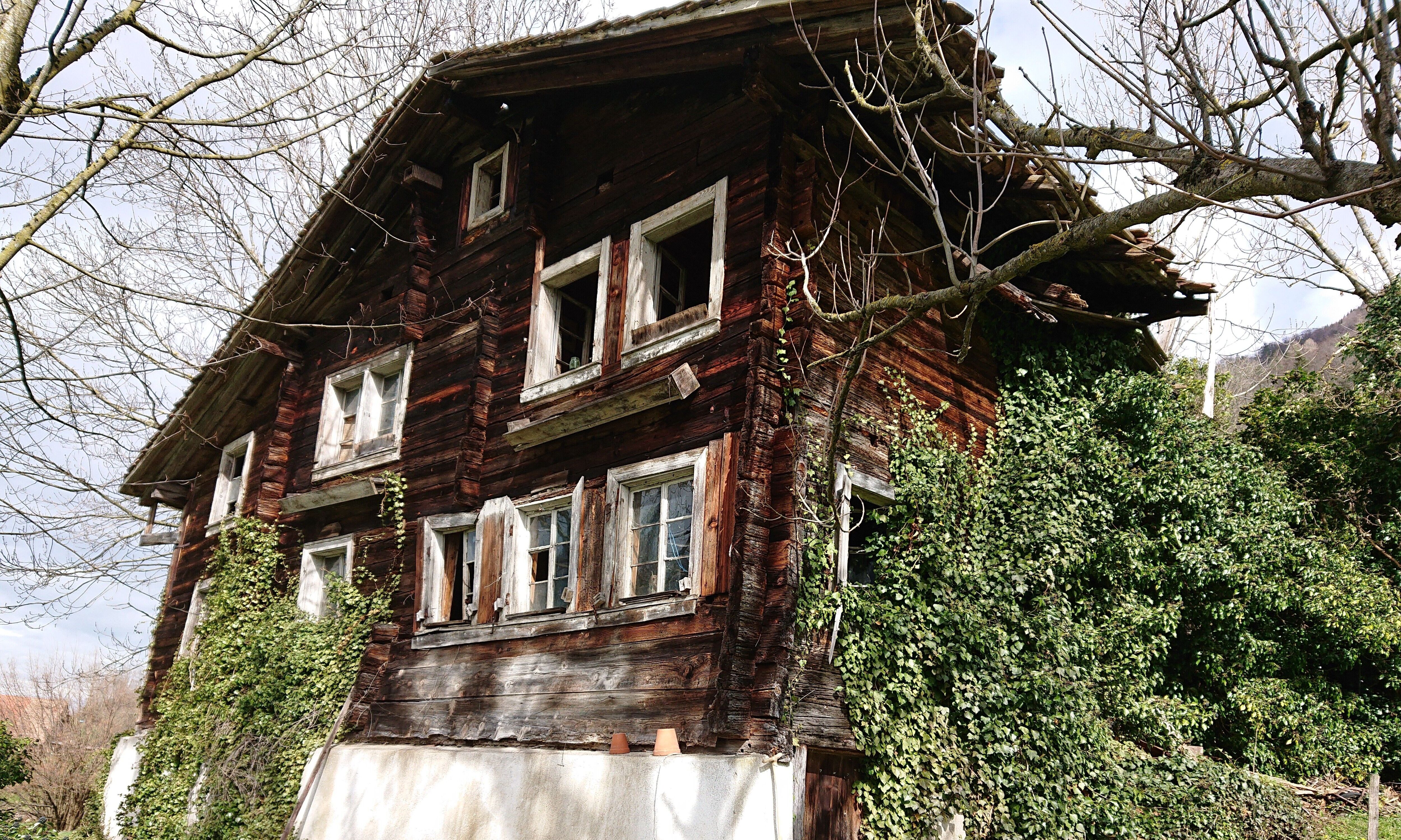 Pfarrkirche Goldau bis Nagelflue. Unterwegs im Bergsturzdorf Goldau.