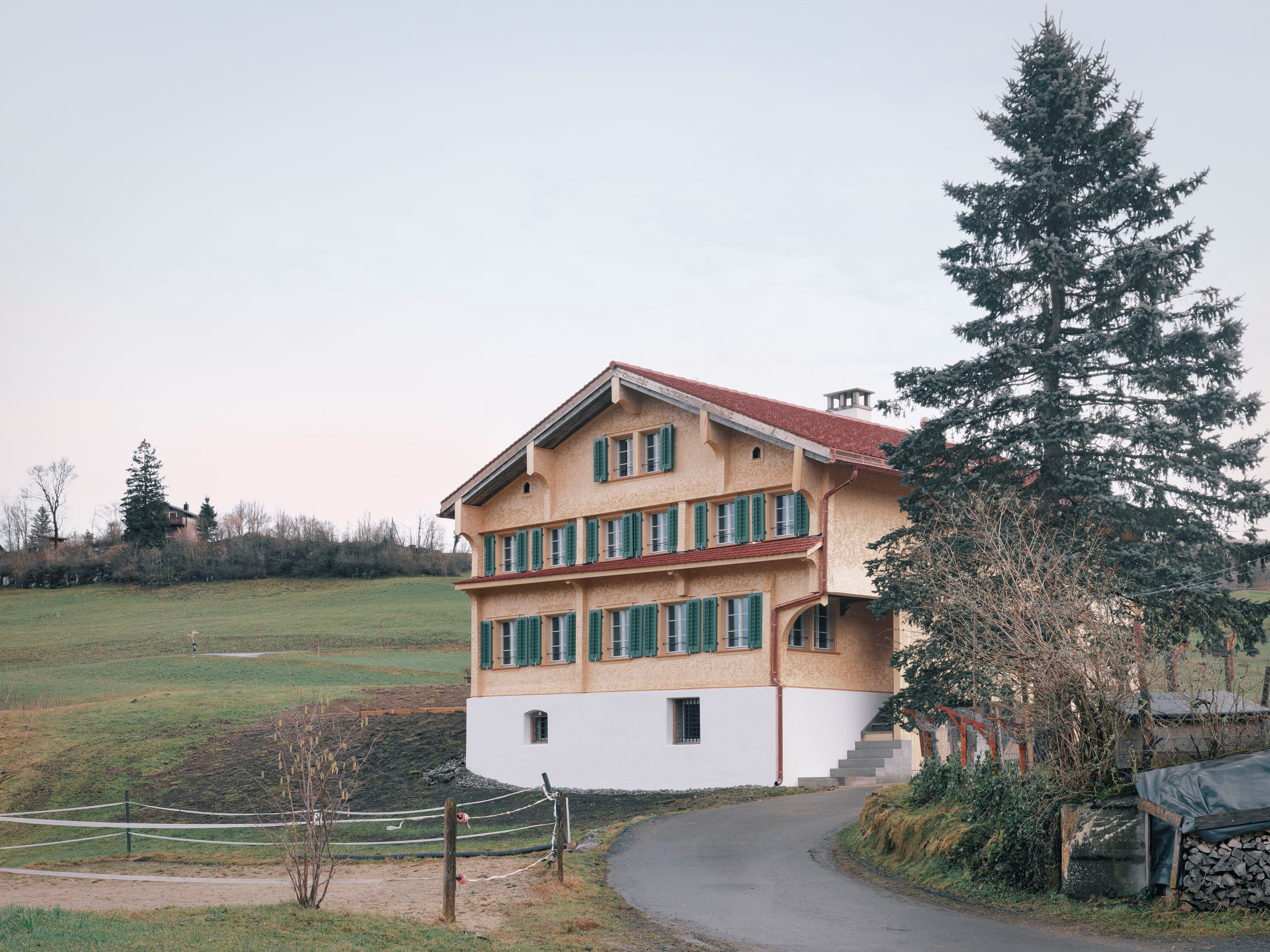 Ansicht Bauernhaus nach Renovation