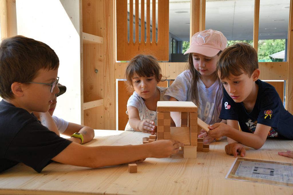 NIKE Denkmaltag mit BaukulturMOBIL zum Thema «Reparieren und Wiederverwenden», LABforKids 2023