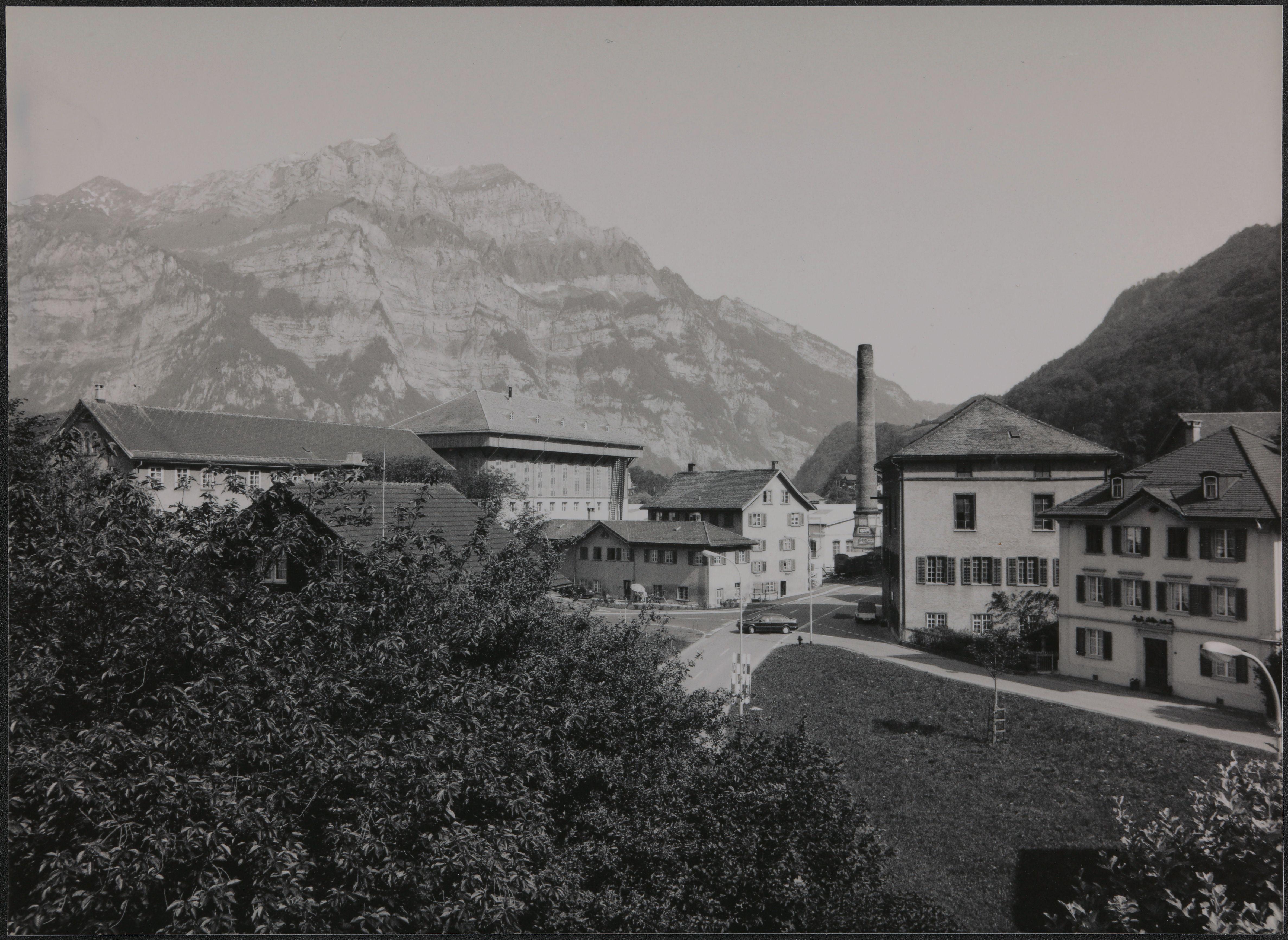Blick auf das schweizweit einzigartige Industrieareal der ehemaligen Stoffdruckerei Jenny in Ennenda