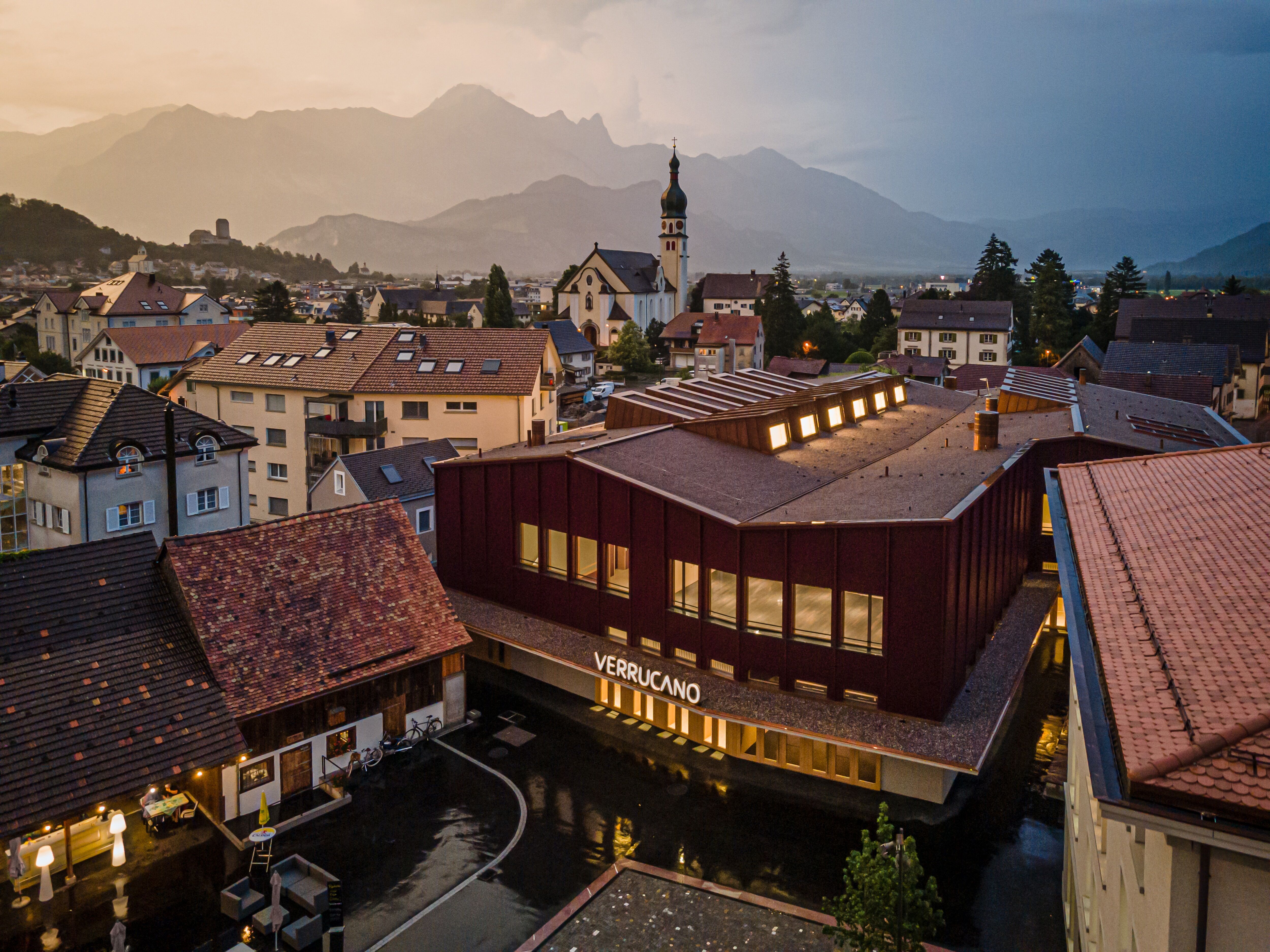 Blick über den Dorfkern von Mels