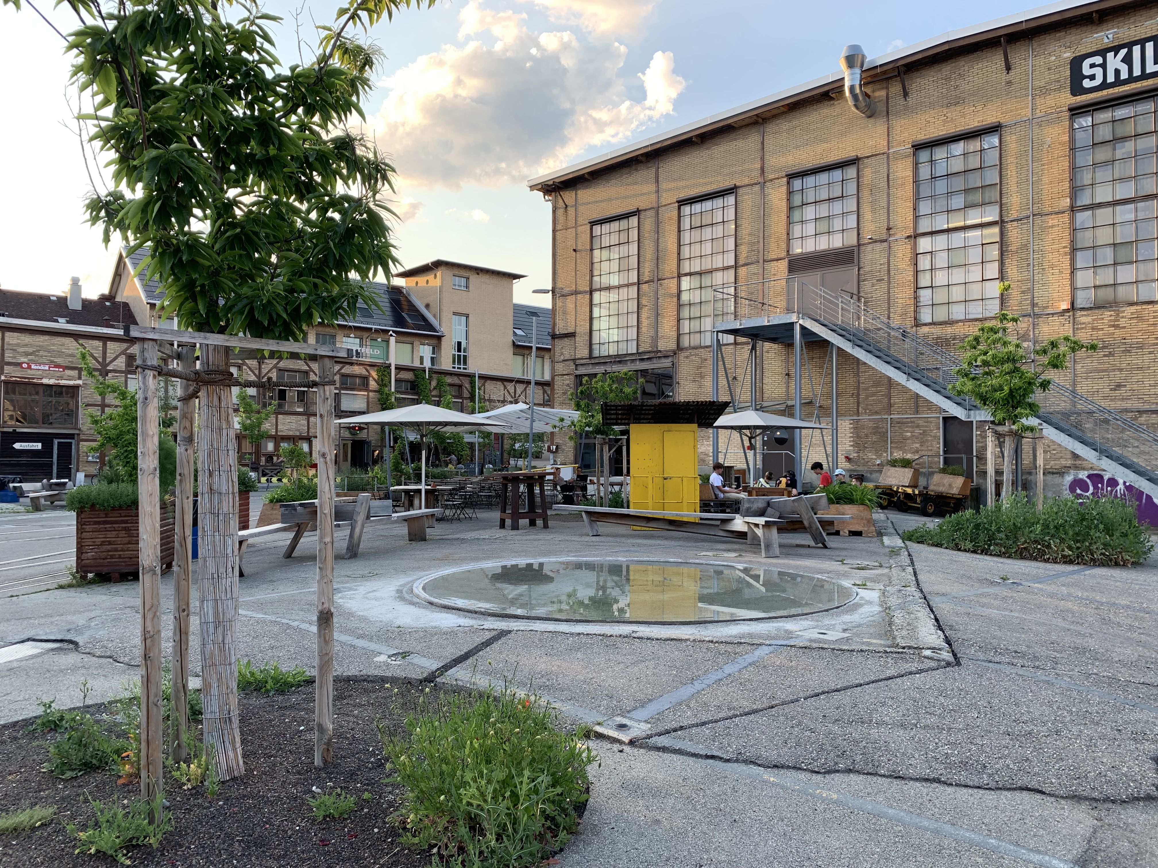 Lagerplatz Winterthur Abendrot ArealVerein Sulzer Areal Winterthur Zwischennutzung Abendrot Nachhaltigkeit les Wagons, Dampfzentrum Reparieren